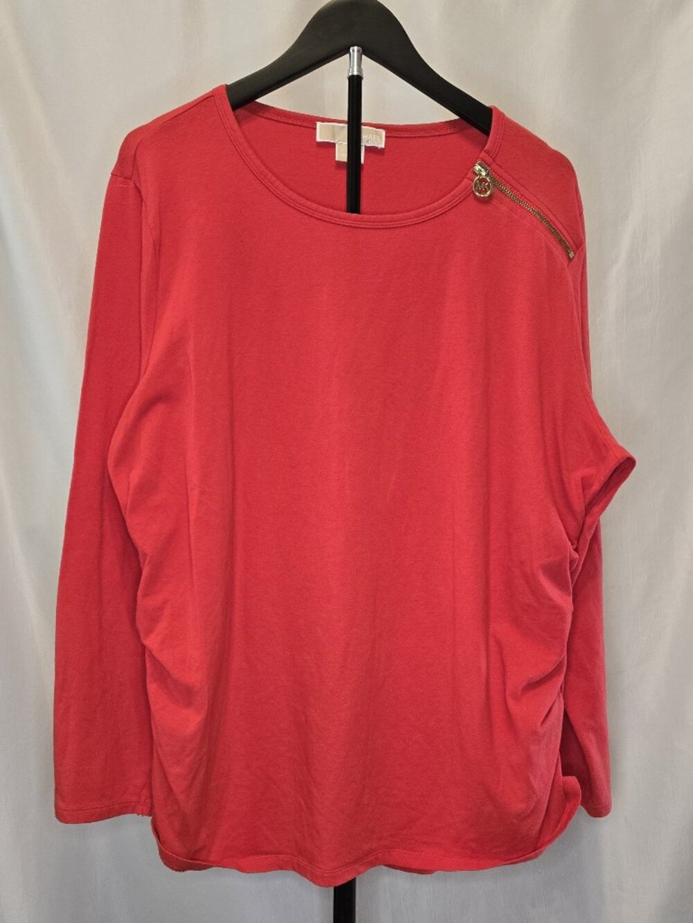 MICHAEL Michael Kors Ruched Side Gold Shoulder Zip Top Red Coral Plus 3X
